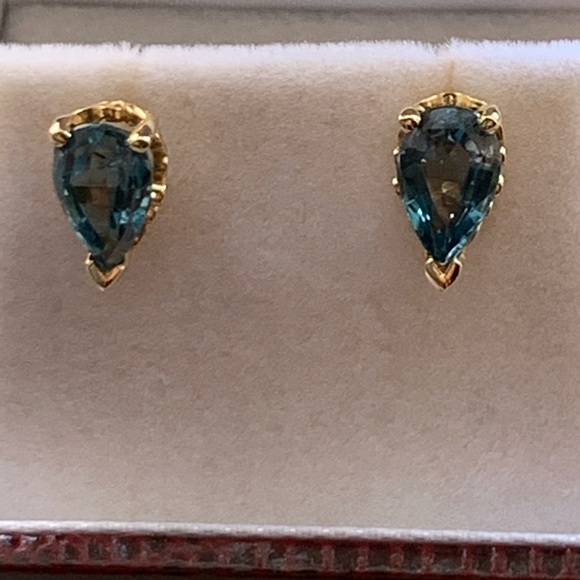 NEW 14KY London Blue Pear Shaped Stud Earrings - Picture 3 of 14